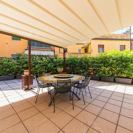 Nettuno Apartment - Private Garden In Bologna Center Exterior photo