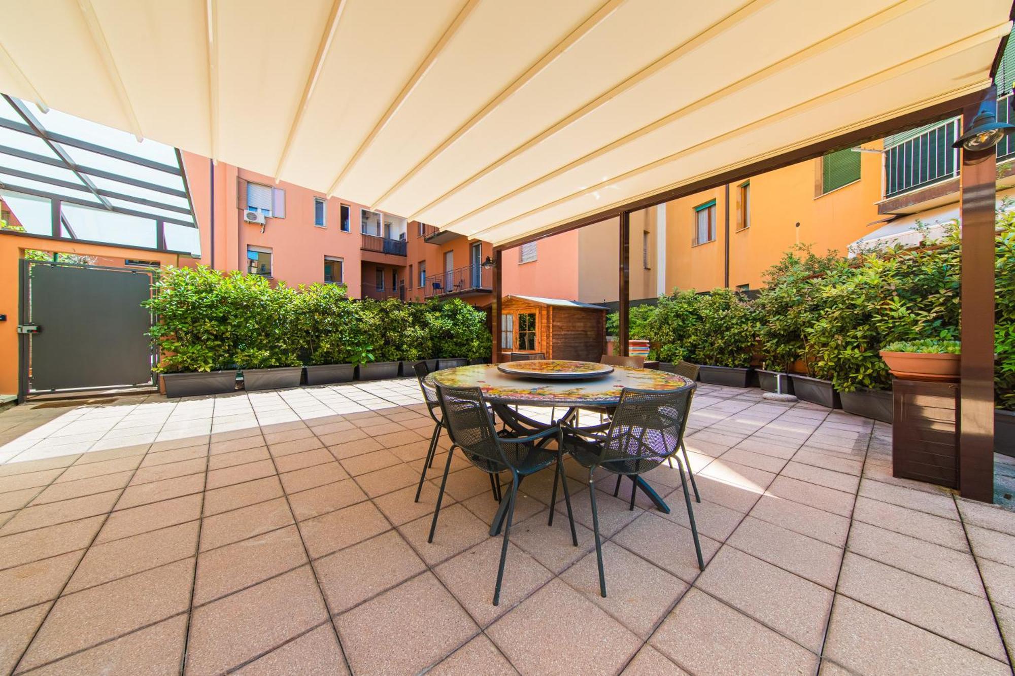 Nettuno Apartment - Private Garden In Bologna Center Exterior photo
