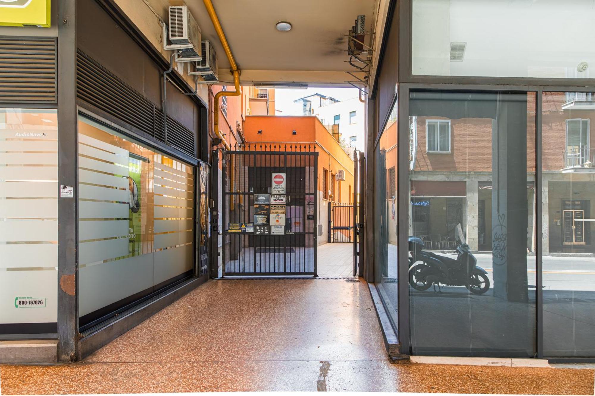 Nettuno Apartment - Private Garden In Bologna Center Exterior photo