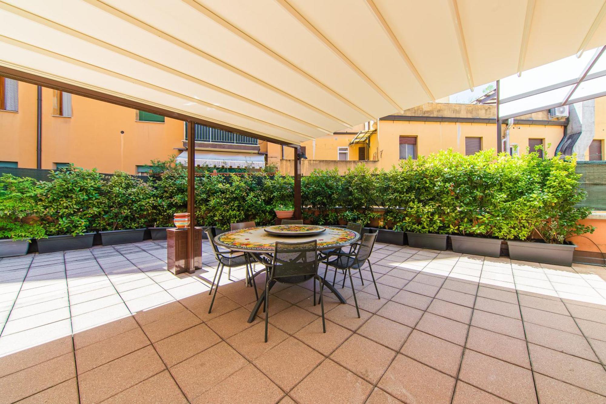 Nettuno Apartment - Private Garden In Bologna Center Exterior photo