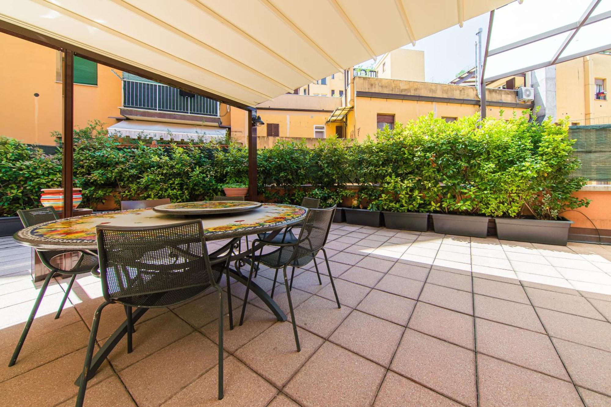 Nettuno Apartment - Private Garden In Bologna Center Exterior photo